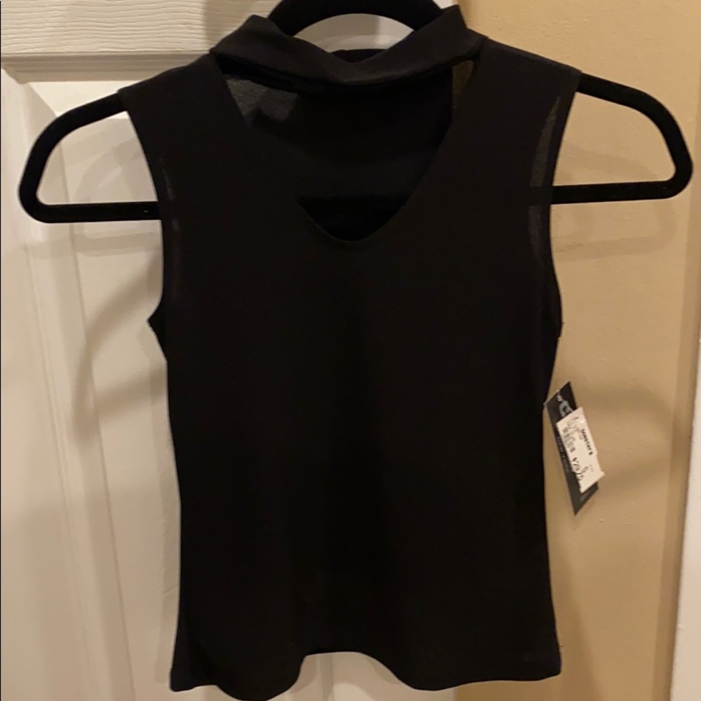 NWT Choker Top no sleeves